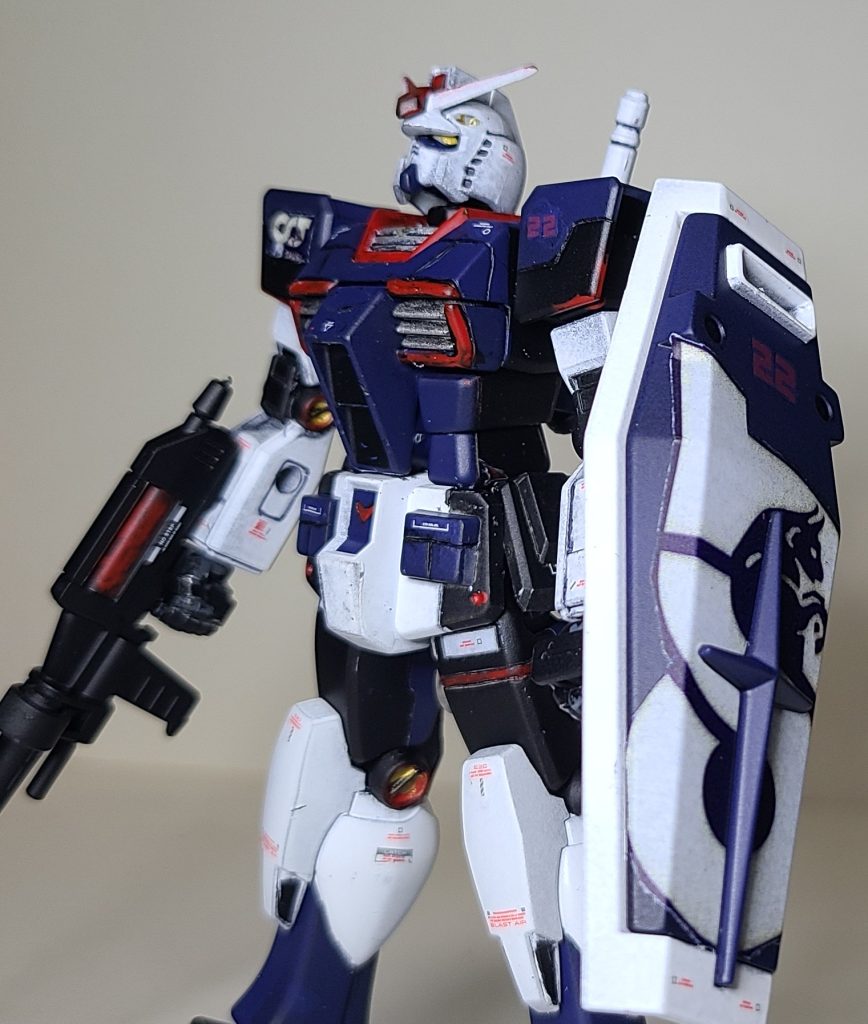 カラー田宮アクリルブラック ホワイト レッド ゴールドリーフ シルバリーフ水性ガンダムカラーティターンズブルー2となります。レッド、ゴールド、シルバーは筆塗です。最後まで見ていただき、ありがとうございました。m(_ _)m