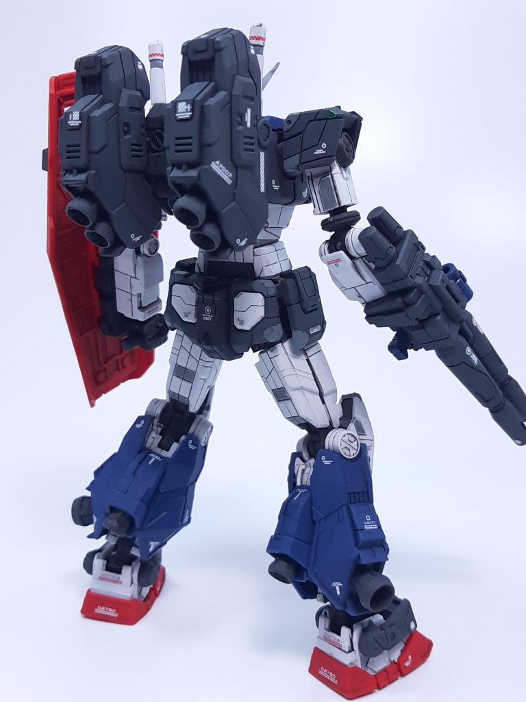 シールドの内側も塗装すればよかった・・・。