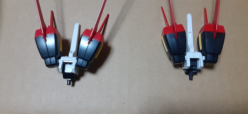 入れ替えようと思った理由がこれで、HGCEには追加バッテリーの取り付け穴がないんですよね、んじゃこの穴なんやねん‼️てなりましたw ただパーフェクトストライクにするためのランチャーとソードを装備させるジョイントパーツはHGCEにも付きます。あとこの下側のブースターポッド、HGCEとパーツセットので微妙に大きさが違うみたいです。