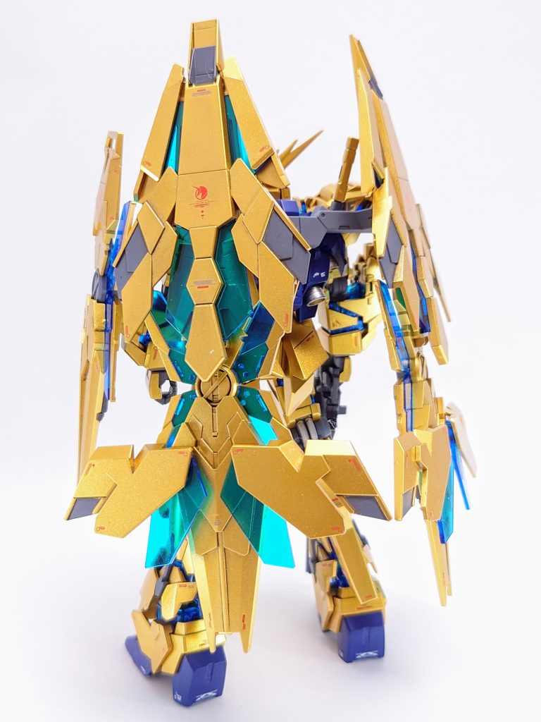 初めての練習にしてはちょっと部品点数多いのを選択してしまったと若干後悔😓塗料の希釈等は友人達に聞いていたので特に問題無かったですが、私の使い方が悪くノズルに塗料が詰まってしまい途中でザラザラに😱塗料落として再塗装となりました⤵️詰まる原因は色々とあるようですが、私の場合は止める時に塗料もエアも一気に切ってしまったのが原因の様で、必ず空吹して止める様にしたら詰まる事がなくなりました✋たかが指先操作なのですが、塗料停止→空吹して終了がなかなか慣れません😅