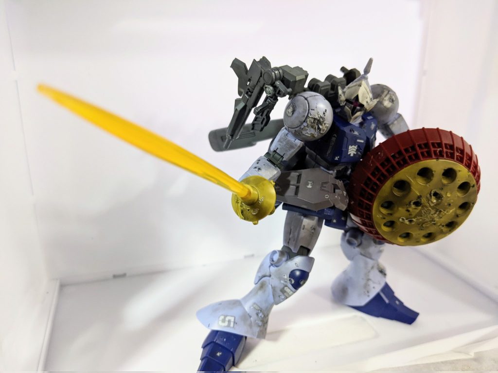 そして本機の最大の装備である高出力のビームソードで敵機を貫く。