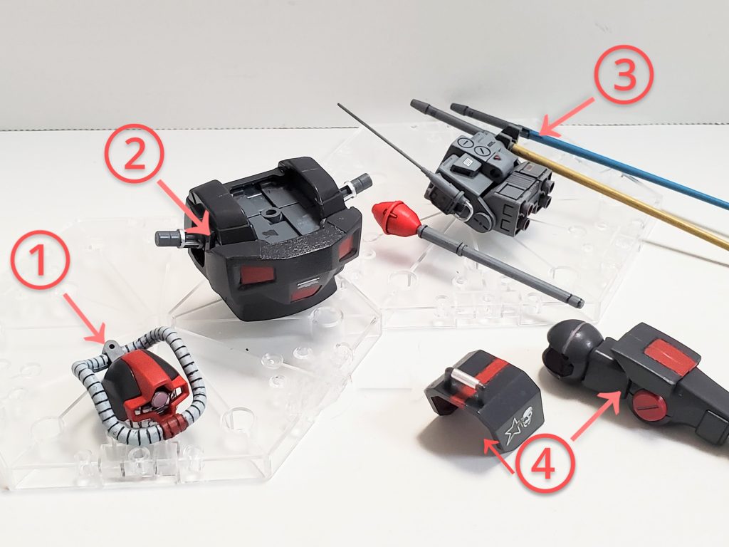 それでは今回の改修ポイント～🤩🎵①頭部はHGUCドムを使用❕動力パイプパーツを旧キットより移植🎵幅が広すぎたので1パイプ分？削ってます😊②最も重要なパーツの１つ胸部✨パネル状に切り取り✂️はめ込めるように調整～✴️そして首の連結ポリキャップも少し後にいくように調整しました👍③バックパックは旧キットを丸々採用～🤩ヒートサーベルも旧キットに２本付いていたので、そのまま使用してます✨④肩アーマーもそのままフィットしたので、そのまま使用❕ディテールアップのため端にフックパーツを追加😊🎶腕の形状をいじるのは難しいので旧キットの肘部分だけ切り取り✂️増加アーマーみたいに取り付けました👍