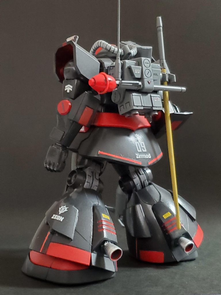 Lia view～✴️プロトタイプドムを再現するのに最低限必要と思われるパーツを選定🎵移植作業に取り掛かりました…が❕足のディテール再現が高難易度😱💦四苦八苦して雰囲気が出るように頑張りました😅✨今回使用カラーは…⬛…ネイビーブルー🟥…リック・ディアスでも使用した紅色⬜…ミディアムグレー⬜…首の動力パイプは灰明色今回も当然の筆塗り全塗装🖌️✨最後は艶消しスプレーでfinishです😎✌️