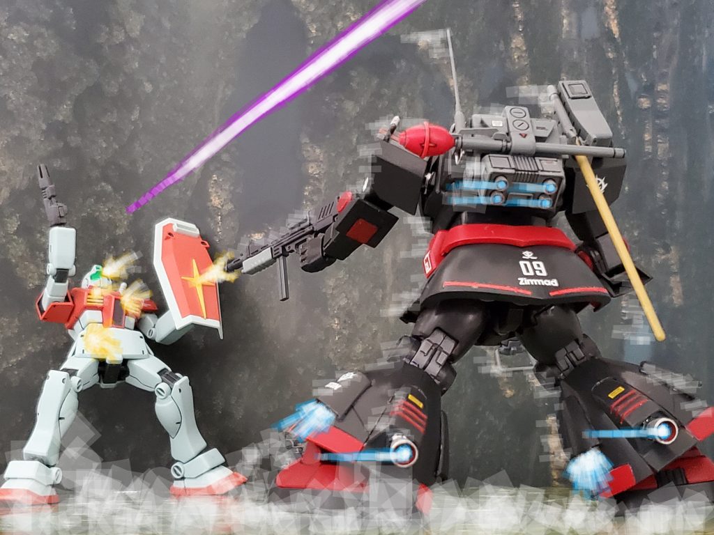 ジャブローの激しい対空放火で、無事降下出来たMSは半数の28機であったという…😔✨ジオンMS部隊は降下直後、すぐさま戦闘を開始する👊✨ラズウェル中尉のプロトタイプドム３号機は味方をカバーしつつ沸いて出てくるジムを次々に撃破していく😎✌️最新モデルのマシンガンが火を吹き、また１機ジムを撃破する💥