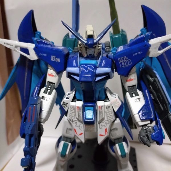 デスティニーガンダム