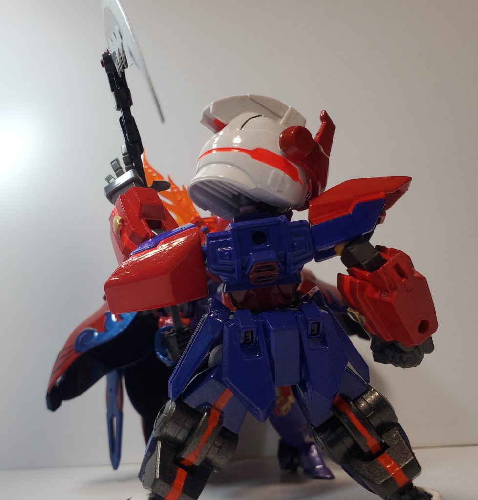 迫り来る刃は、兵士の腕に阻まれた。「なんで、ここに…」少女が呟くと兵士は答える。「約束したから…支える、取り戻す、てさ」兵士は右腕に力を込めた「だからッ…!」