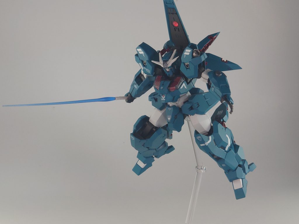 武装はルブリスソーンのライフルを小改造してたんですが家の猫ちゃんがどこかに持ち去ってしまいましたので、サーベルとビットのみです