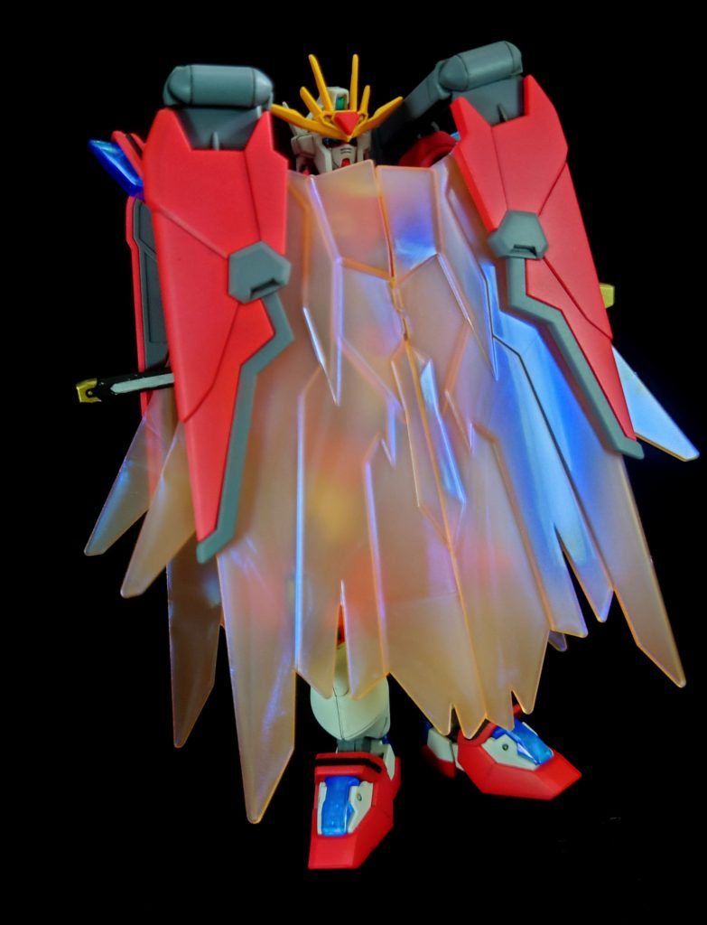 マントモード【威の形】初めて見た時はマスターじゃん！とテンションが上がったのを覚えています。普段はクリアパーツも塗装しているのですが今回はせっかくの偏光樹脂という事でここはノータッチです。