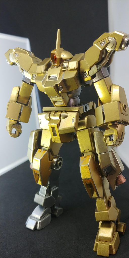 ゴールドにしました。