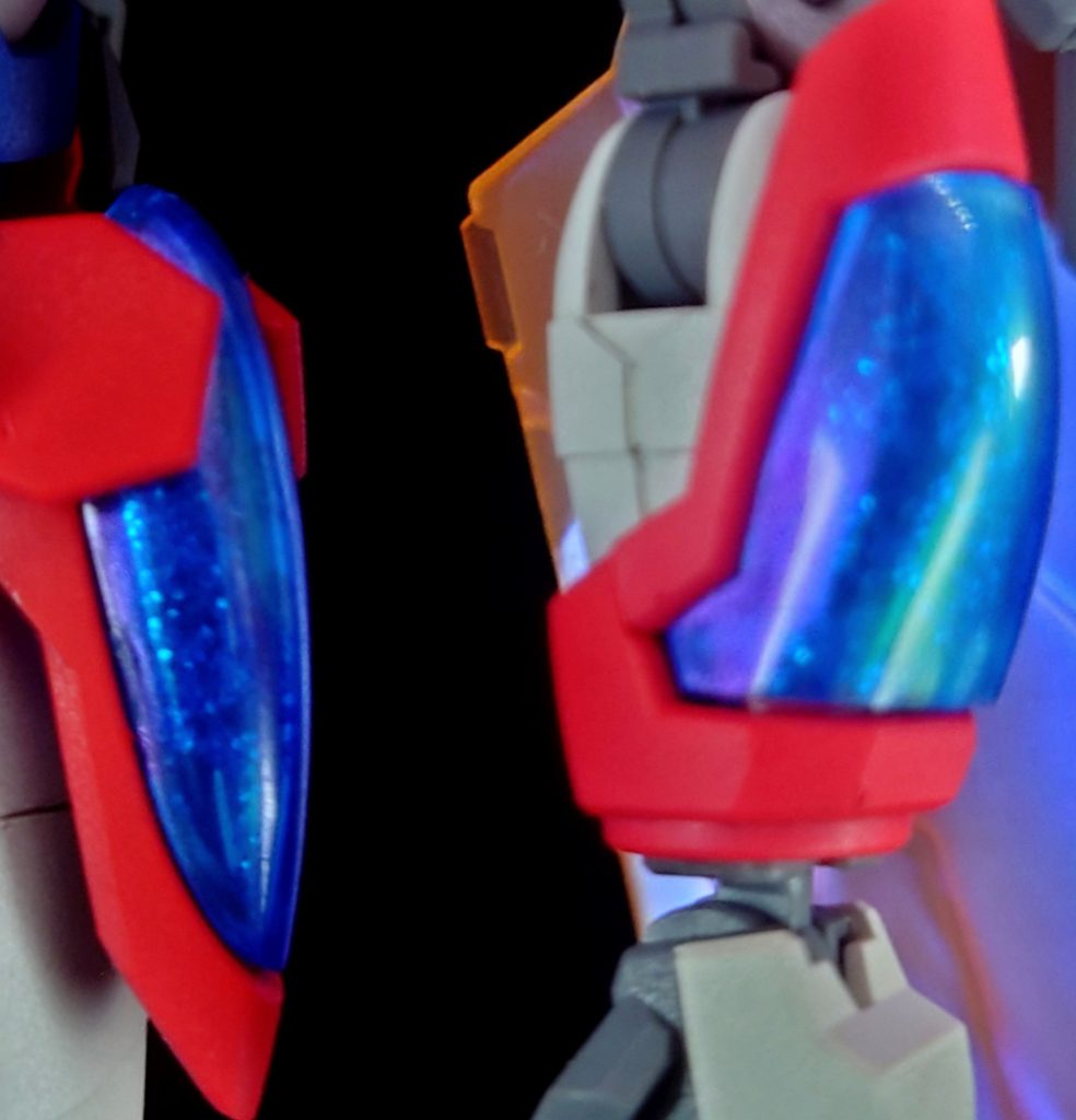 こちらも偏光樹脂という事で表面に塗装はせず内側にグリッターのりを塗ってみました。わかりにくいですが肉眼だと結構粒子感は出たかなと思っています。