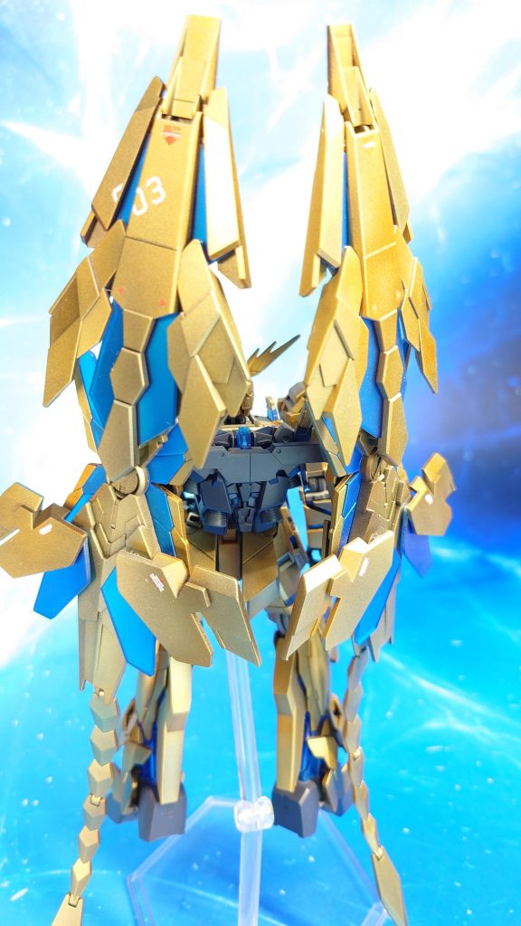 背面もデカールを好き勝手貼りました