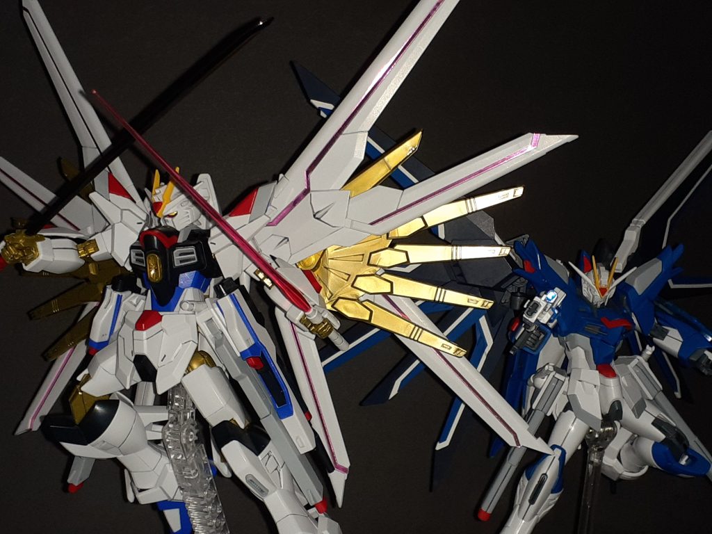 HGCEストライクフリーダムを持ってないので弐式再現はできず。持ってるのはRGとMGストフリなんだ……もうジャスティス弐式とオプション01と02を積んでいるので時間があれば多分ストライカーパックからかな
