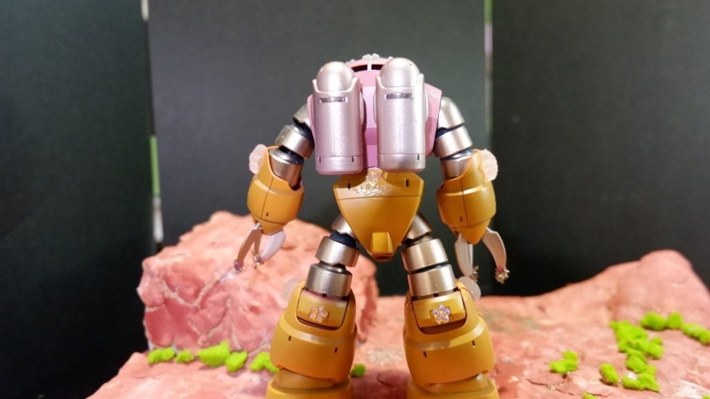 後ろ姿にも隙がないのですよ