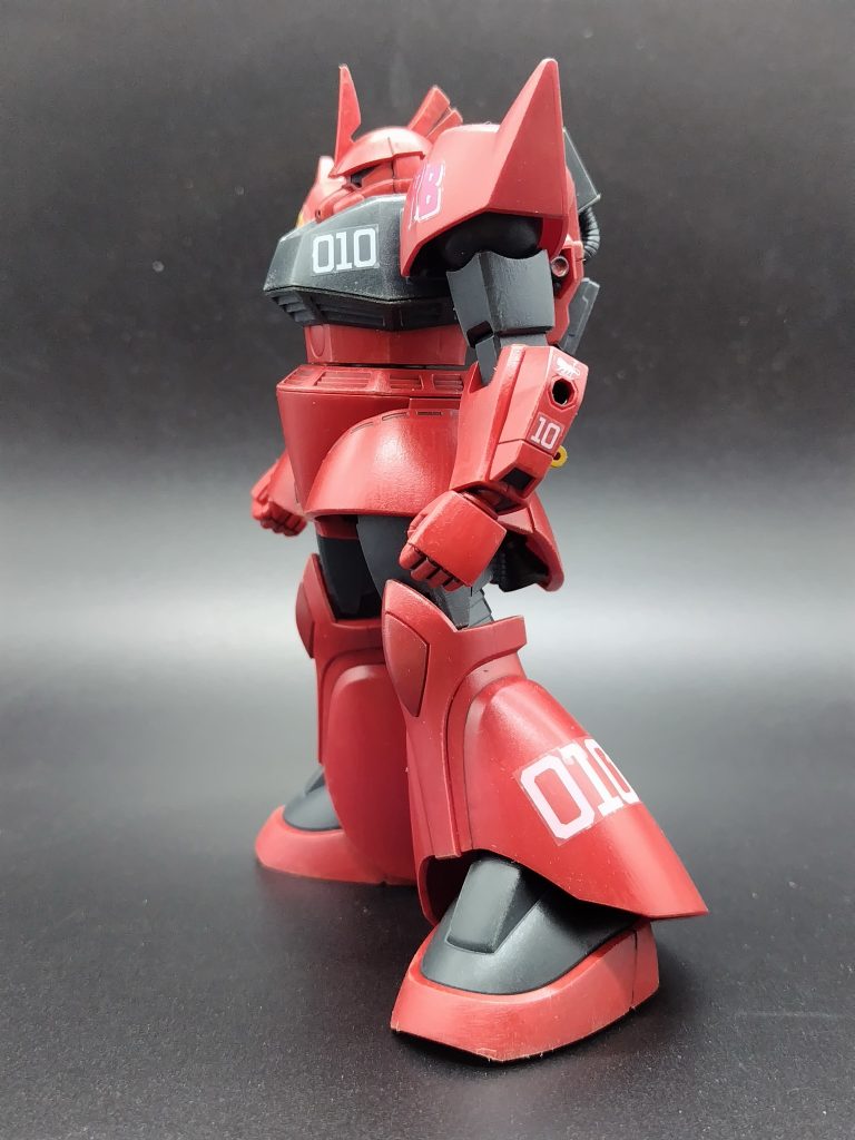 曲面にこのサイズのシールってどうすれば浮かずに貼れるんでしょう？ 