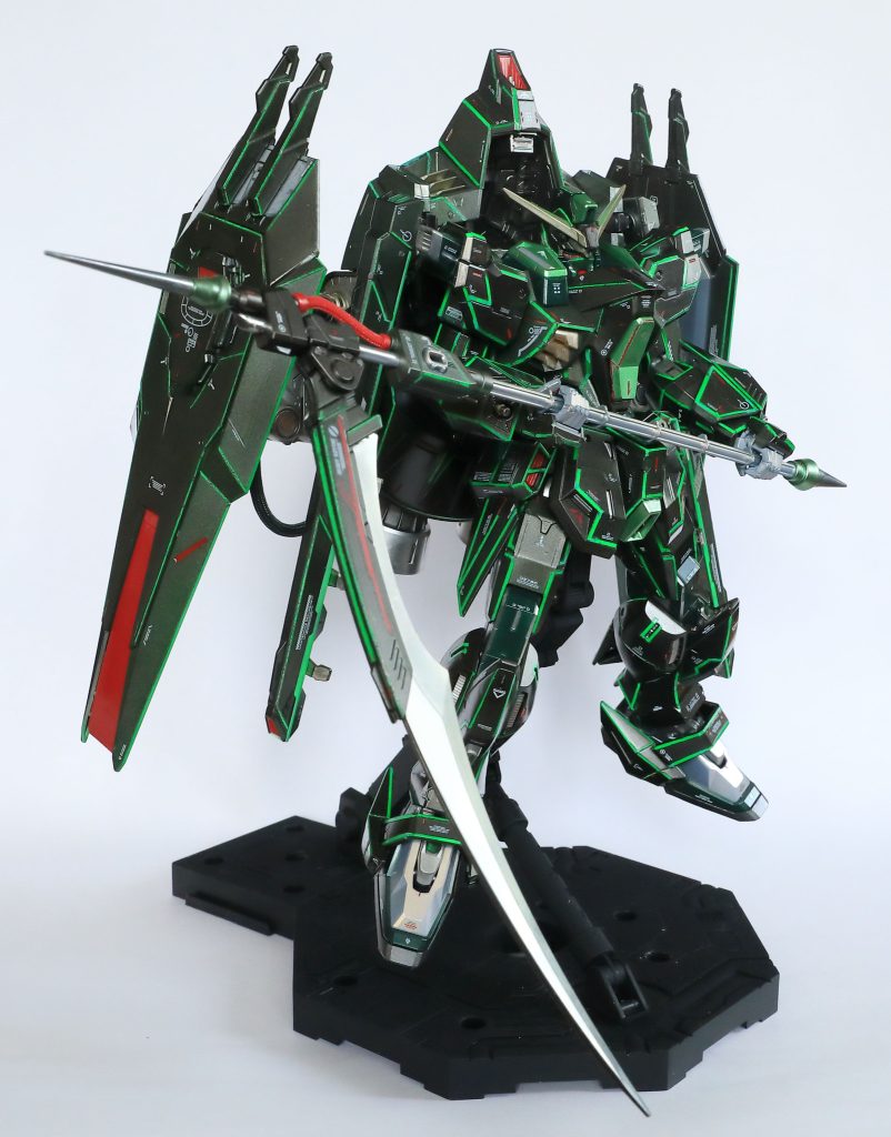 左正面画像マスキングを各パーツのふち回りに貼ることで、シルエットを崩さずフォビドゥンとして認識できるように意識しました。