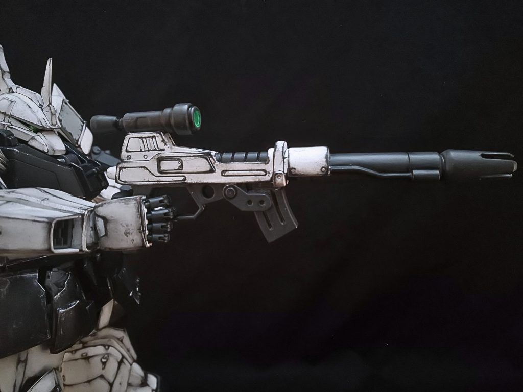 横から。スコープ改造。マガジンを追加。