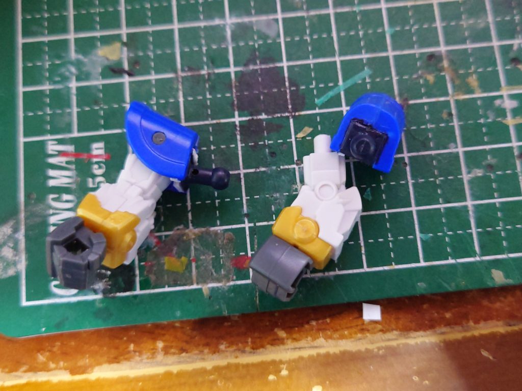 腕こちらは接続軸を移植して腕は趙雲ダブルオーの物をそのまま使ってます