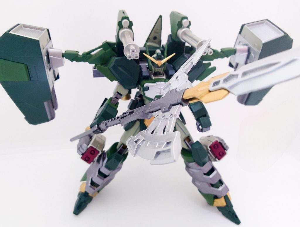 武器その1:ハルバート近距離戦闘武器として考えた時に、当初はビームサーベルを持たせる予定でしたが、馬頭鬼を参考にハルバートを持たせてみました!自分の中でしっくりきていてお気に入りです!