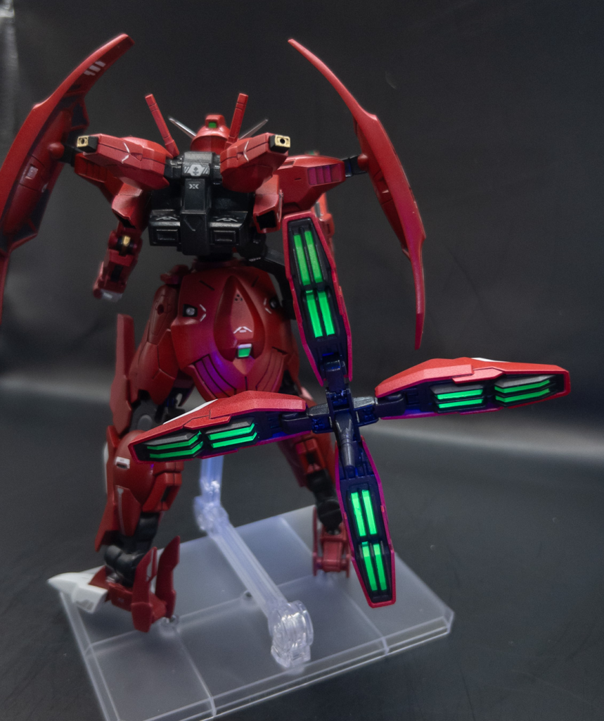 もちろんバーニア部分はビコーンシステム完備蛍光塗料を先に塗ってからマスキングしましたが精度がガバガバで一部飛び出している箇所には目を瞑ります😴