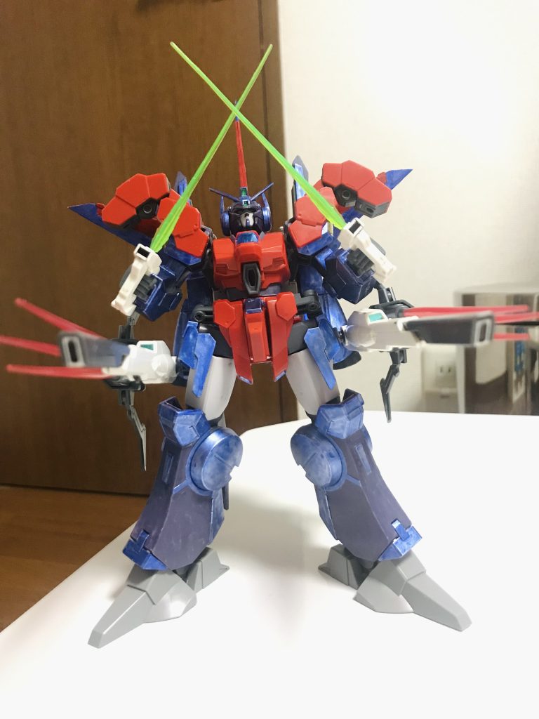 必殺技はアームで接続されたサテライトキャノンや三連装ビームガンも含めて全身から展開した武装の一斉射撃によって敵を撃破するサテライトバースト火力と機体出力がサテライトシステムありきなので定期的に無防備で補給しなければならないのが弱点