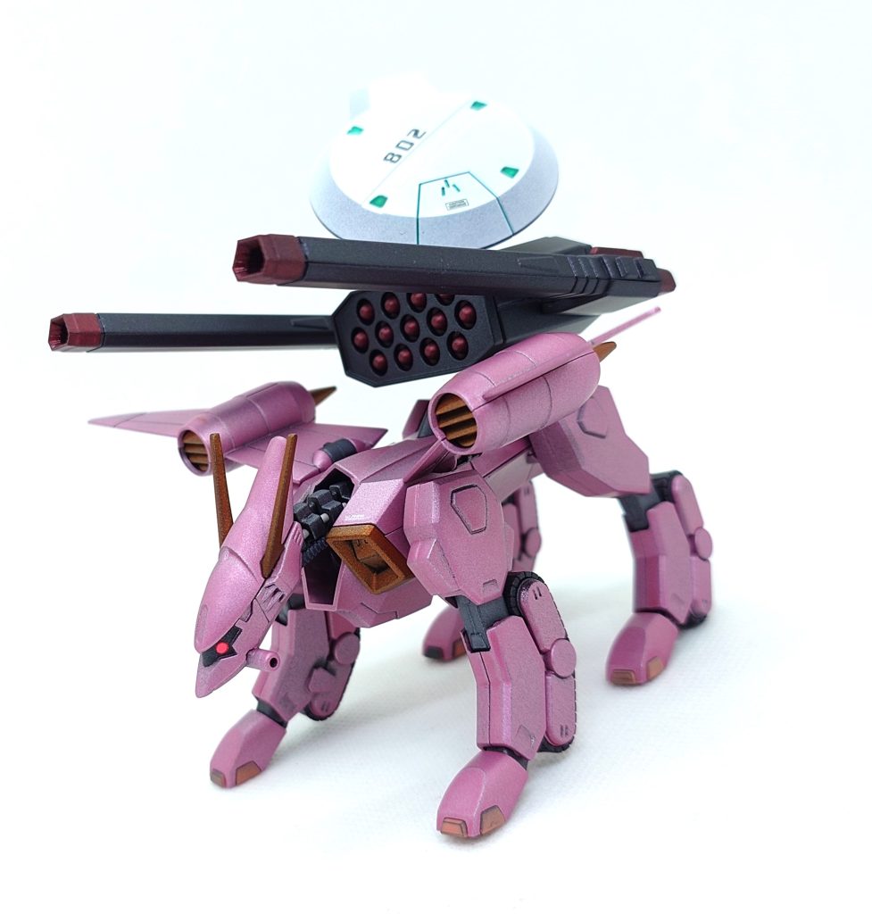 合わせ目消し、段落ち処理、表面処理の後に改造、全塗装で製作しました。SEED FREEDOM公開前はメイリンの髪型に違和感も感じましたが、サブスクの配信で穴があくほど見ていると気にならなくなってきました。そんなメイリンにフォーカスをあてて製作してみました。