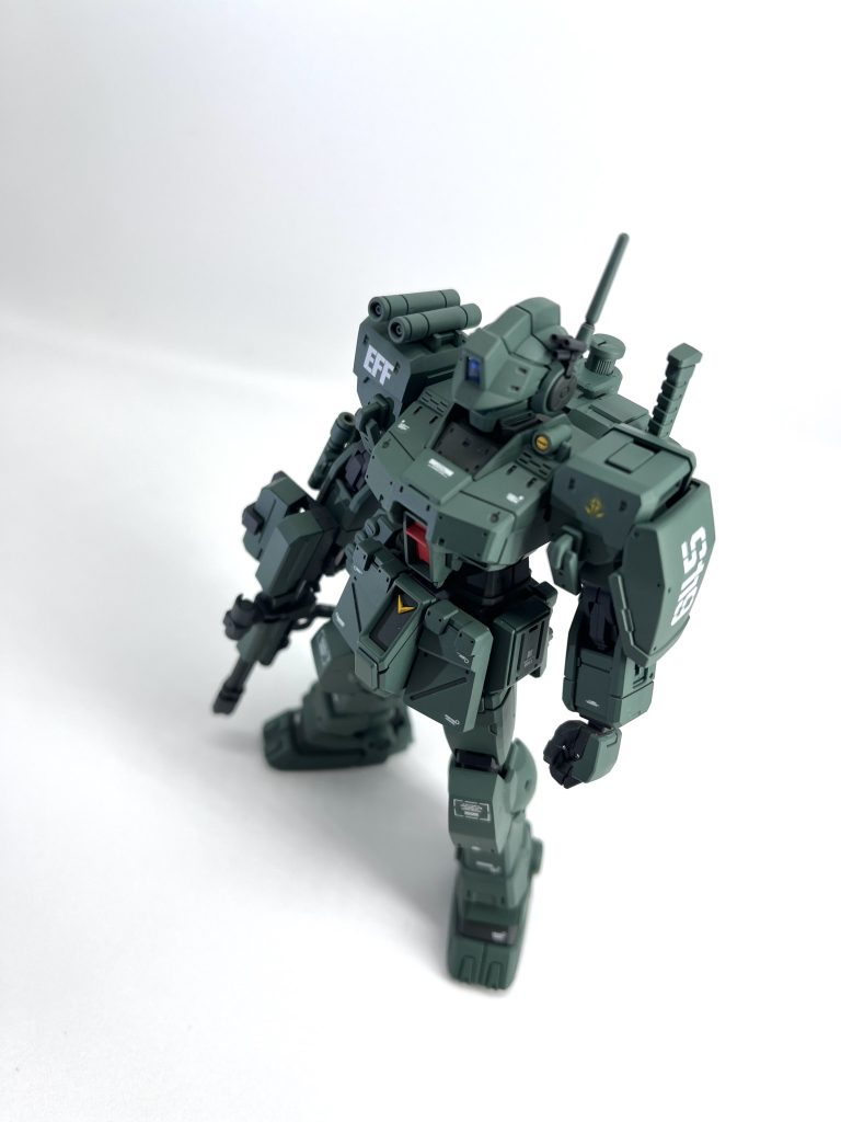 個人的にいい感じの緑が調色できたと思ってますが、いろいろ混ぜ過ぎたので同じものは2度と作れません…