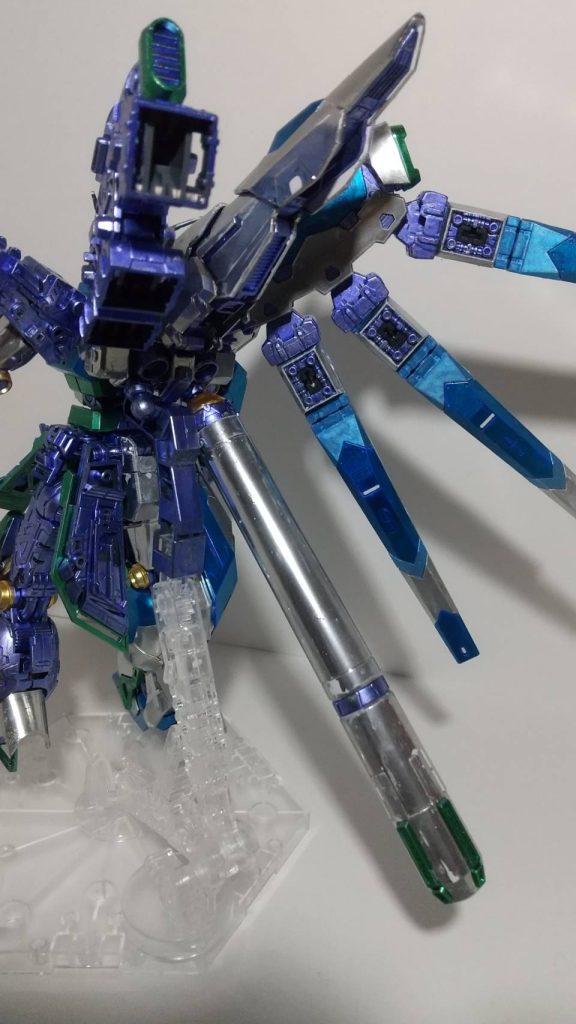 HGと比べて、バックパックの重厚感が凄い！