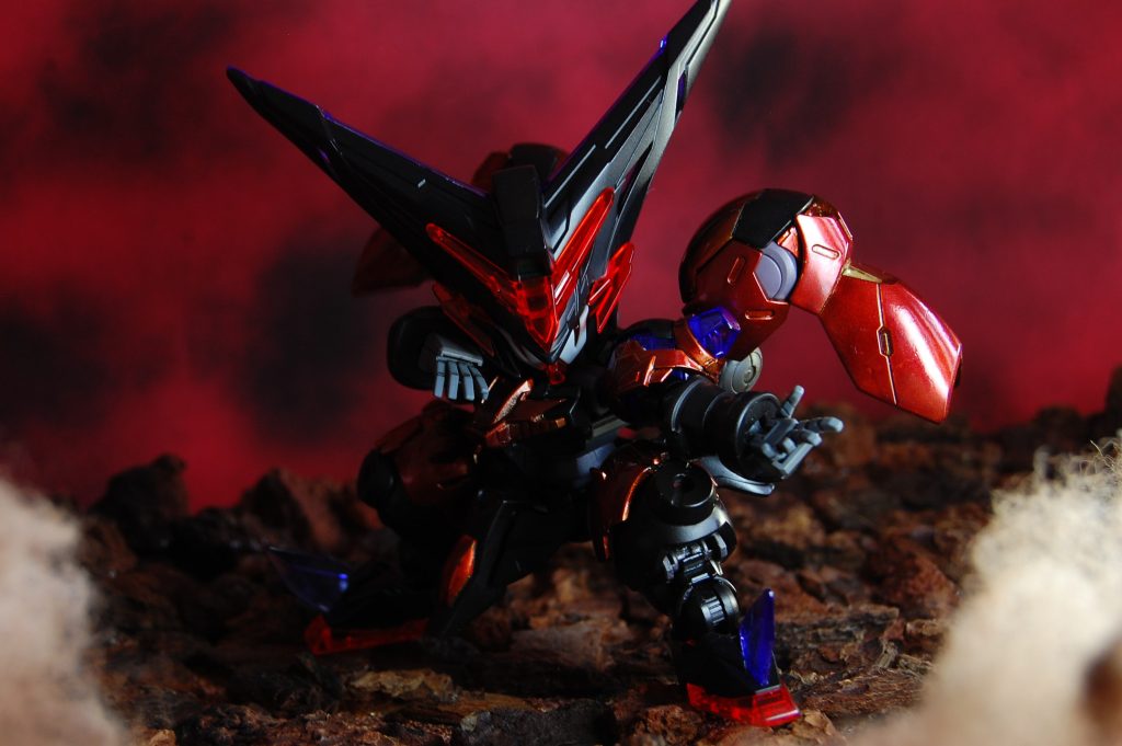 　フレームなどは艶消し、黒い部分は半光沢でコート。典韋マスターは頭の造形が良く、けっこうライティング映えしました。