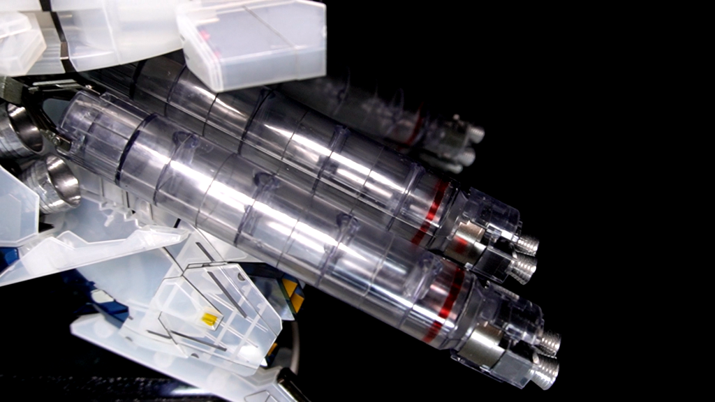 背面のブースターです