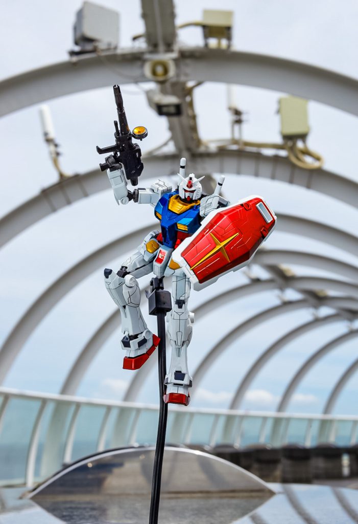 「むむ!レーダーに何か反応が!」