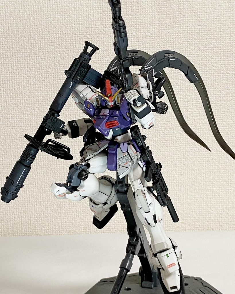 どうにも武装が寂しいサンドロックに色々持たせてみた図。いくら装甲硬いとは言え、仮にも指揮官機がほぼ接近戦しか出来ないっていうのもねぇ