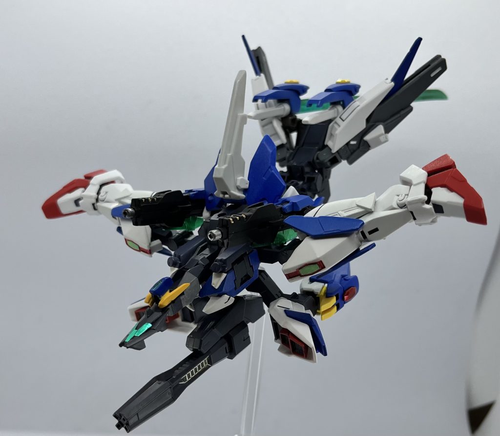 ネオジェミニアーマー・ハミングバード+2つの砲塔が追加され支援機として強化されている。