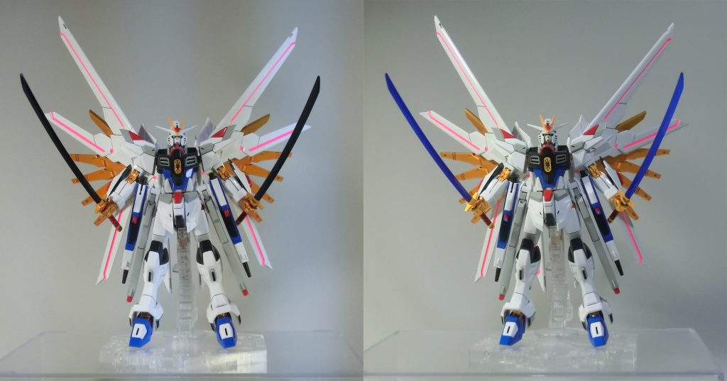 正面左:通常照明下右:ブラックライト下