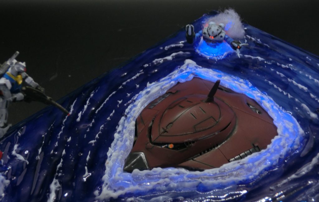 グルガンの白波はブルーライトをあてると青白く光るんですね。初めての経験です。