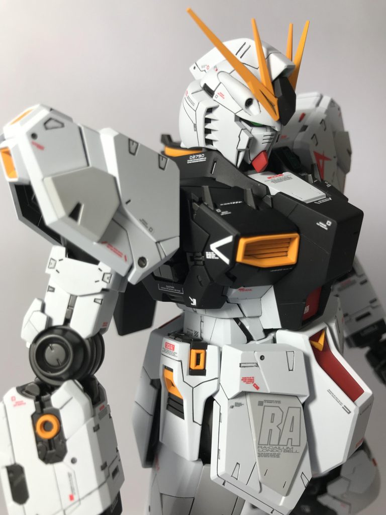 胸部の色はたくさん迷って、フィニッシャーズのブルーブラックを吹きました。ホコリついてリカバリーに失敗し、ドボンでやり直しでしたが、妥協しなくて良かったです。