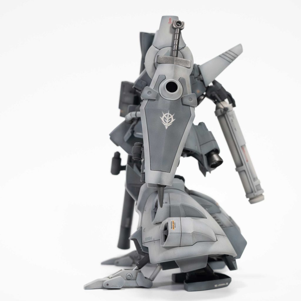 サイドビュー。スカートをボリュームアップしたかったので、HGドムのスカートを流用。