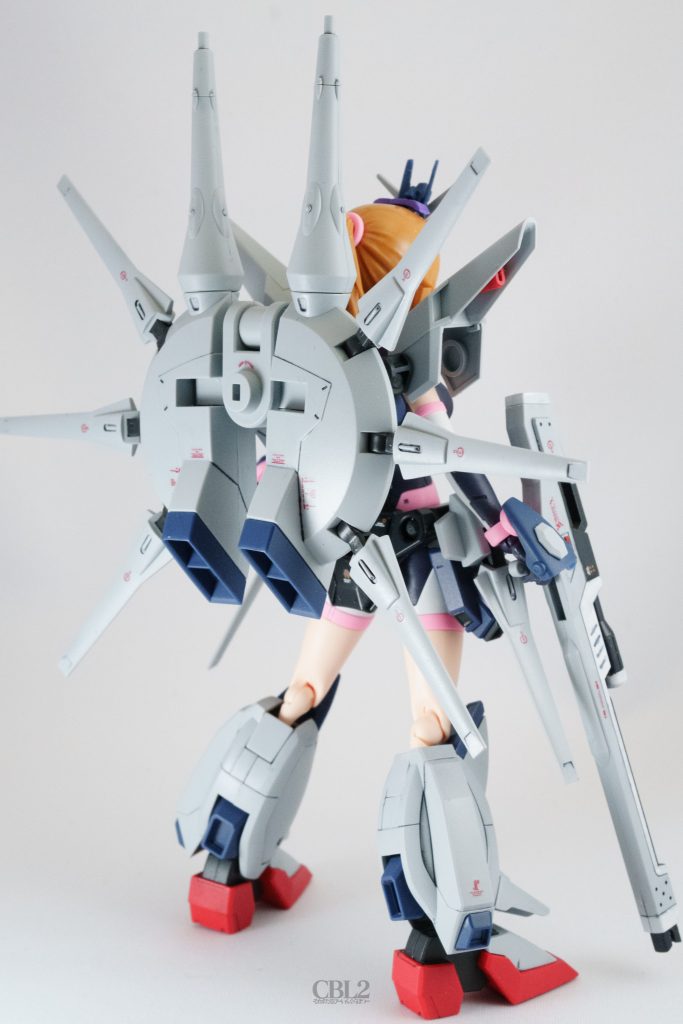 基本的には成形色+部分塗装+スミ入れです。過去の反省からデカールは程々にしています。レジェンドの部分には主に赤色のデカールを、あばたーふみなの部分には主に白色のデカールを使いました。