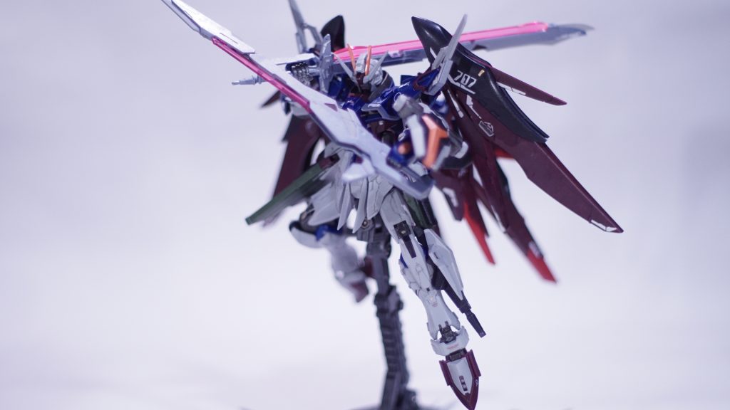 MMI-714 アロンダイト ビームソードデスティニーから引き継いだ武装。MMI-727 クォデネンツ ビームソードアロンダイトを発展させた新武装。低出力で高威力。