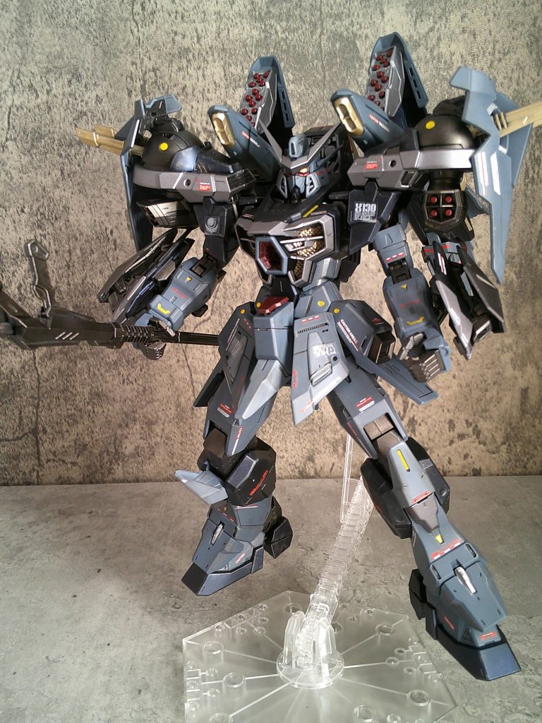 ブレイズウィザードのミサイル。エールカラミティ自身も両肩にミサイルが有りますのでよりバラ撒けるかなぁと。