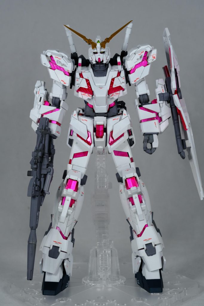 次のプラモの乾燥待ちで暇だったので白背景で写真追加で撮りました。