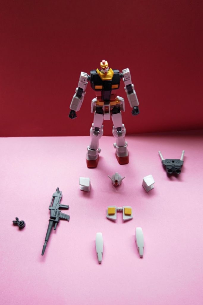 ノーマルのガンダムのパーツ。シールドが無い以外は全て揃っています。