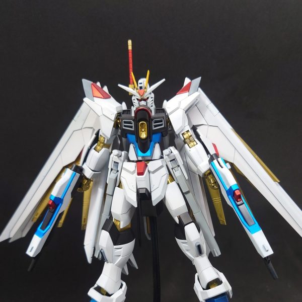 HGマイティーストライクフリーダムガンダム