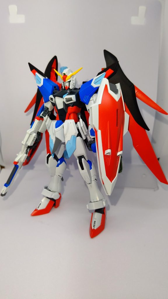 カラーリングは胸部はフリーダムを意識しつつ、フォースインパルスのカラーリングのイメージで彩色しました。