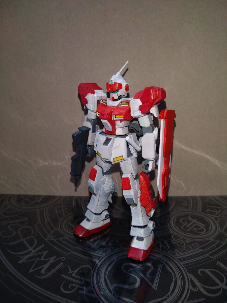 劇中だと(たぶん)空間戦仕様で1度もつけてないバイザー