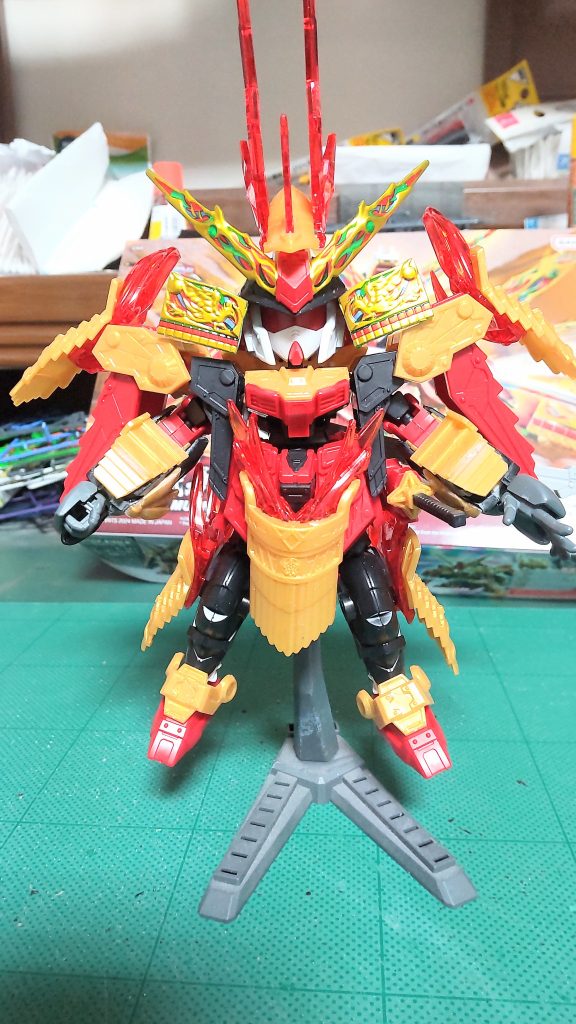 塗装前改造ネタが思いつかず困っていたときに、昔の記憶からちょうど良いものを掘り返すことができました。〈今回の使用マーカー 〉レッド、ブラック、アイグリーン、ニューホワイト、イエローゴールド、ホワイトゴールド、シャインシルバー、ロイヤルメタレッド