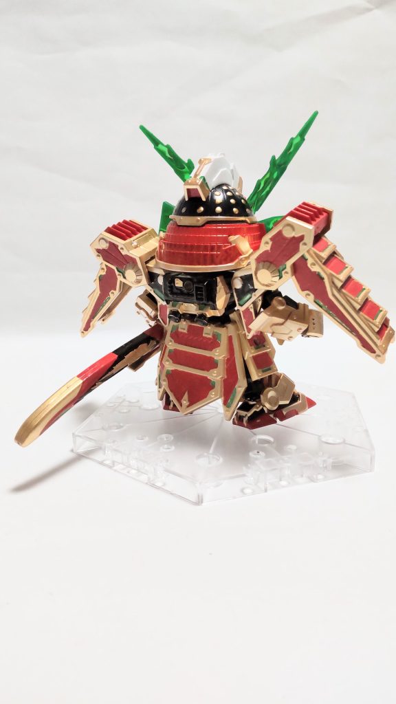 久々に設定画通りの塗装をしました。とは言いつつ、ちょこちょこ塗り忘れが……組み立て時に気付いたんですが、もう気力が無かったのでそのまま…😓見えないけど、鞘も塗り分け頑張りました!あと、次から次へと緑の塗装部が出てきて、😫←こんな気分で塗ってました…