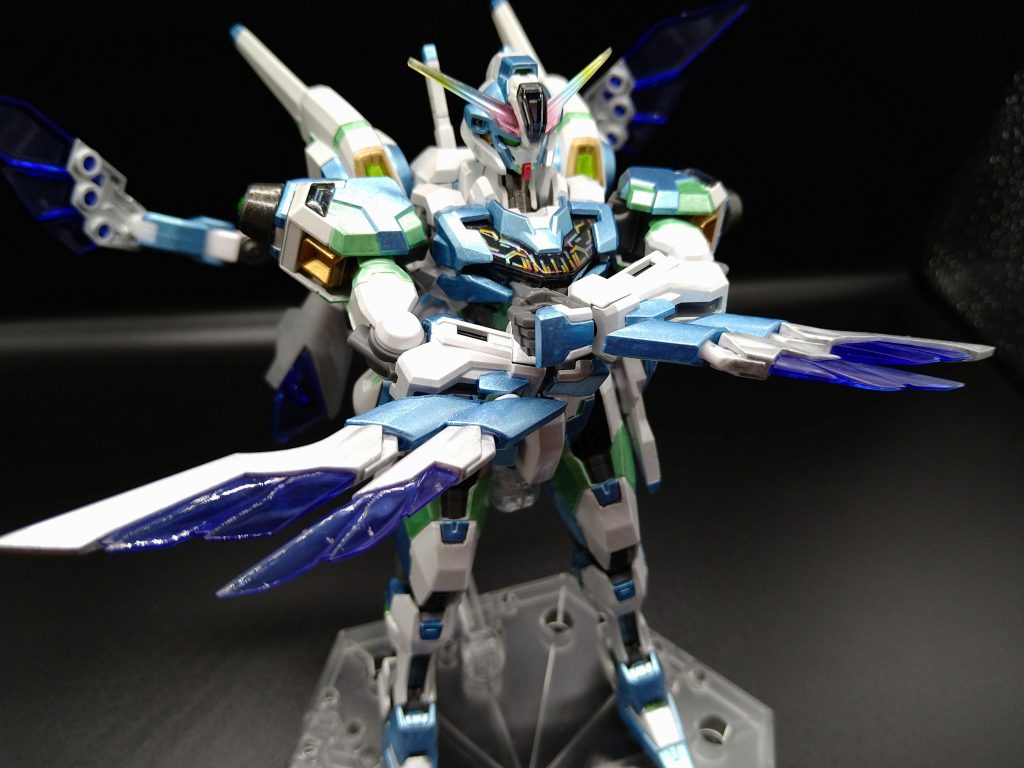 色合いは涼しげで素早く動ける感じの見た目にしたかったのですが、表現が難しいですね。