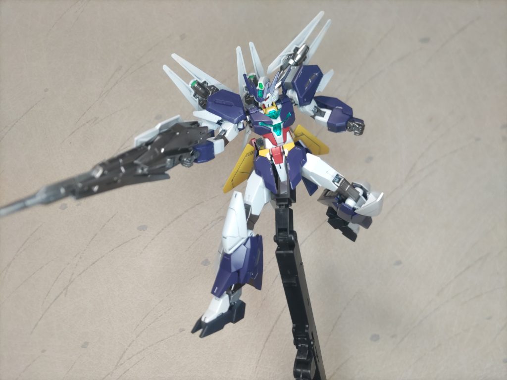 最近ガンダムマーカーのガンメタ色が好きで関節部や銃火器などは全てこの色。