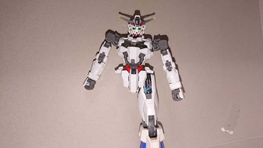  足は、真鍮線で繋げました。