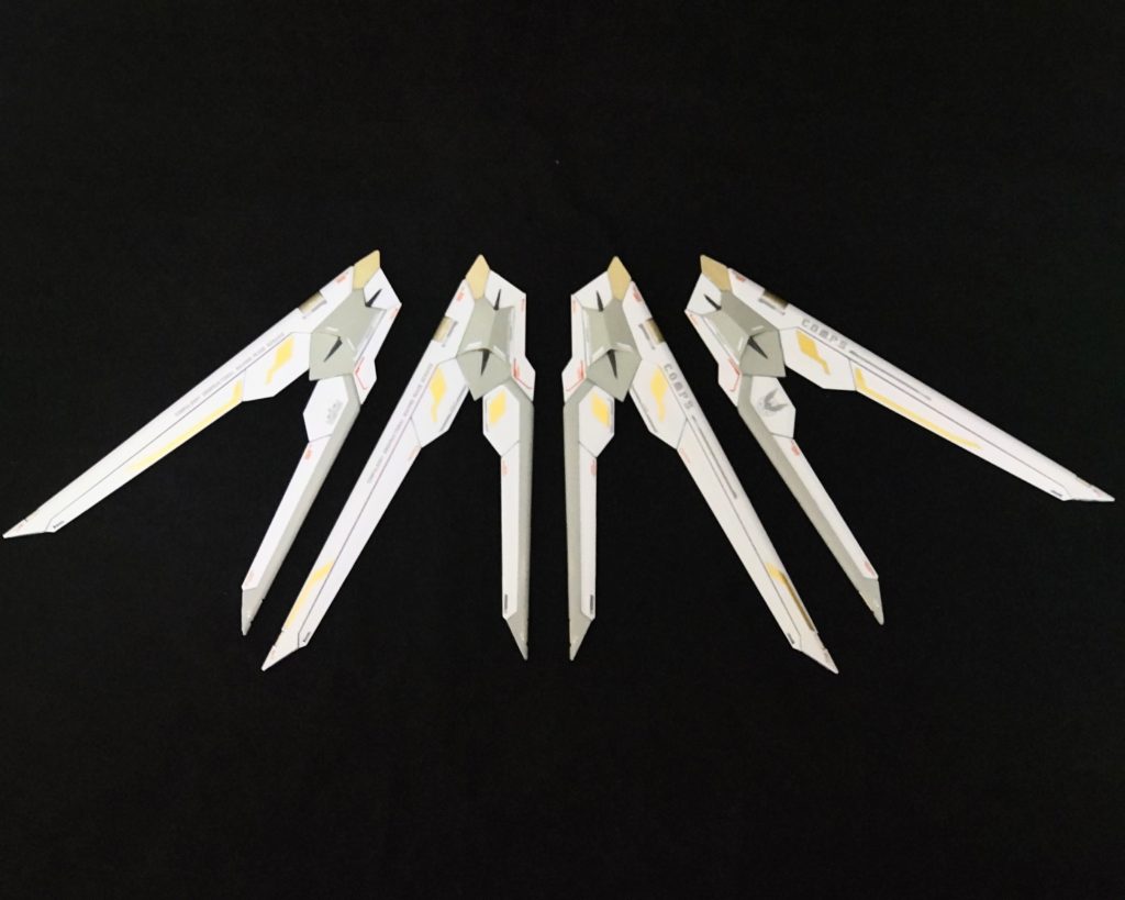 部分塗装とデカール仕上げ羽根4枚裏表、デカールめんどくさかった😅。枚数が足らなかったりしたので合ってないところもありますがご愛敬ということで😅。